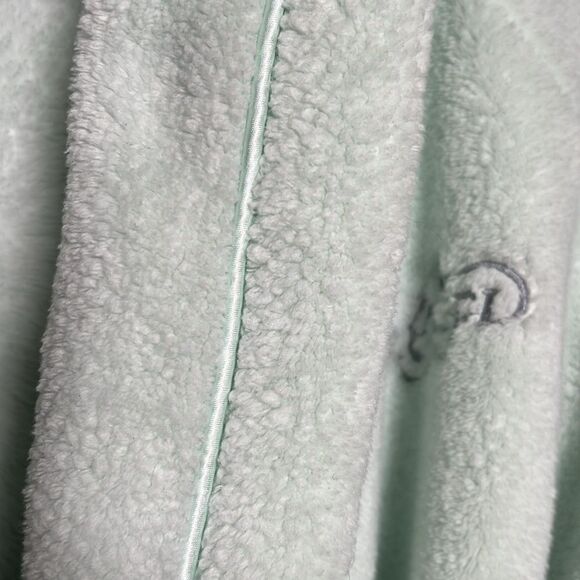 Victoria’s Secret Angel Robe - Picture 5 of 5